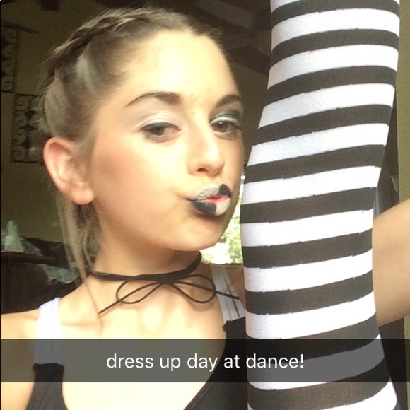 Meet your Posher, Deborah - Picture 7 of 15